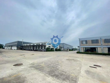 紧邻高速口，机场，火车站，港口